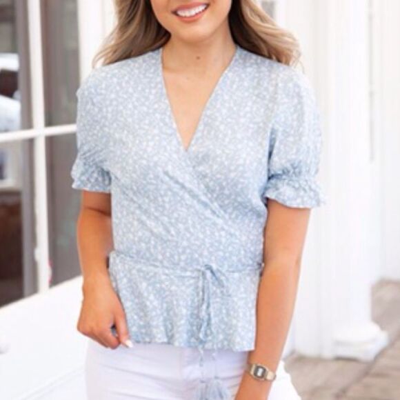 ✨ Santorini Wrap Top✨ - Picture 1 of 4